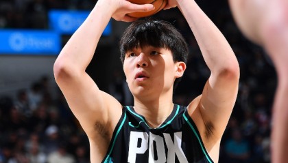 杨瀚森0+1+1！开拓者狂输老鹰34分 库明加20+7加盟全胜